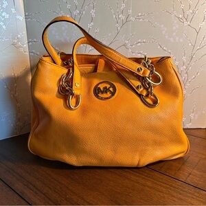 Michael Kors Fulton Chain MD Tote - Vintage Yellow Leather